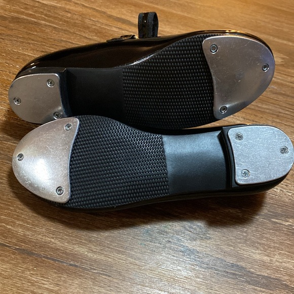 Girls Black Patent Tap Shoes - Picture 2 of 3